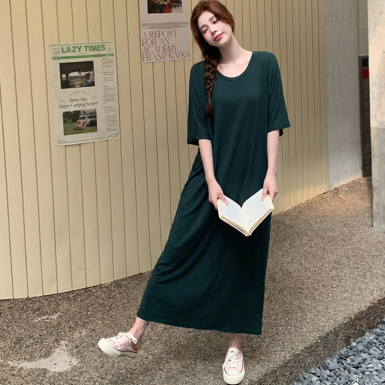休闲松弛感U领连衣裙女夏季宽松显瘦绿色长裙简约风气质短袖T恤裙