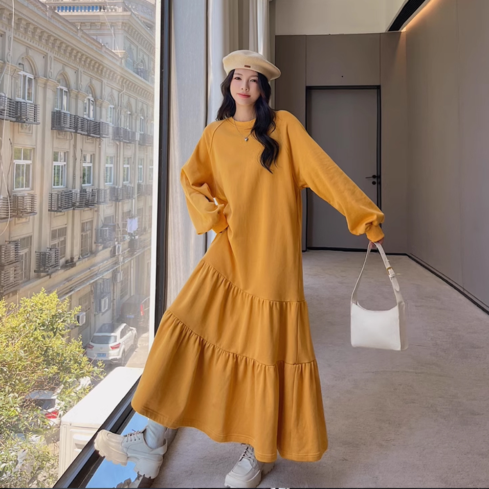 加肥加大码女秋装2025新款长款荷叶边裙摆纯色简约胖mm卫衣连衣裙