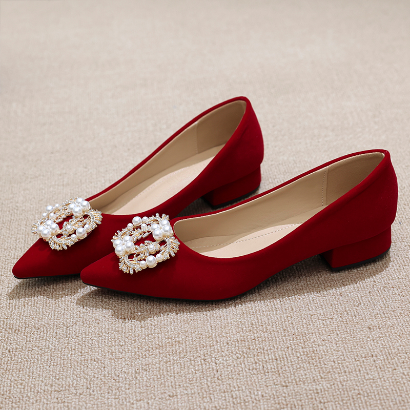 中式红色大码婚鞋女粗跟单鞋尖头浅口秀禾新娘鞋一脚蹬新款豆豆鞋