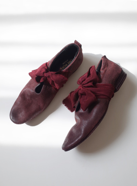 HOME WORK pre-fall17 手工制丝带装饰鞋 勃艮第红