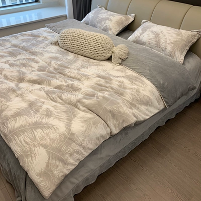 2025新款冬季雕花牛奶绒床上四件套高级灰羽毛珊瑚绒被套加绒床单