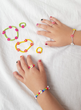 【现货】韩国pretty hairpin儿童彩色亚克力串珠可爱花朵手链戒指