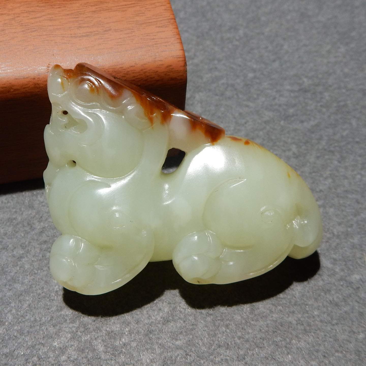 方言收藏级精品白玉籽料红金皮油润细腻望天吼貔貅可吊坠可把件w4