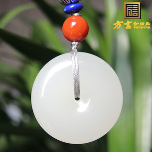 方言和田玉特惠仅仅120元收戴级青海近无结构白玉精品平安扣促销O