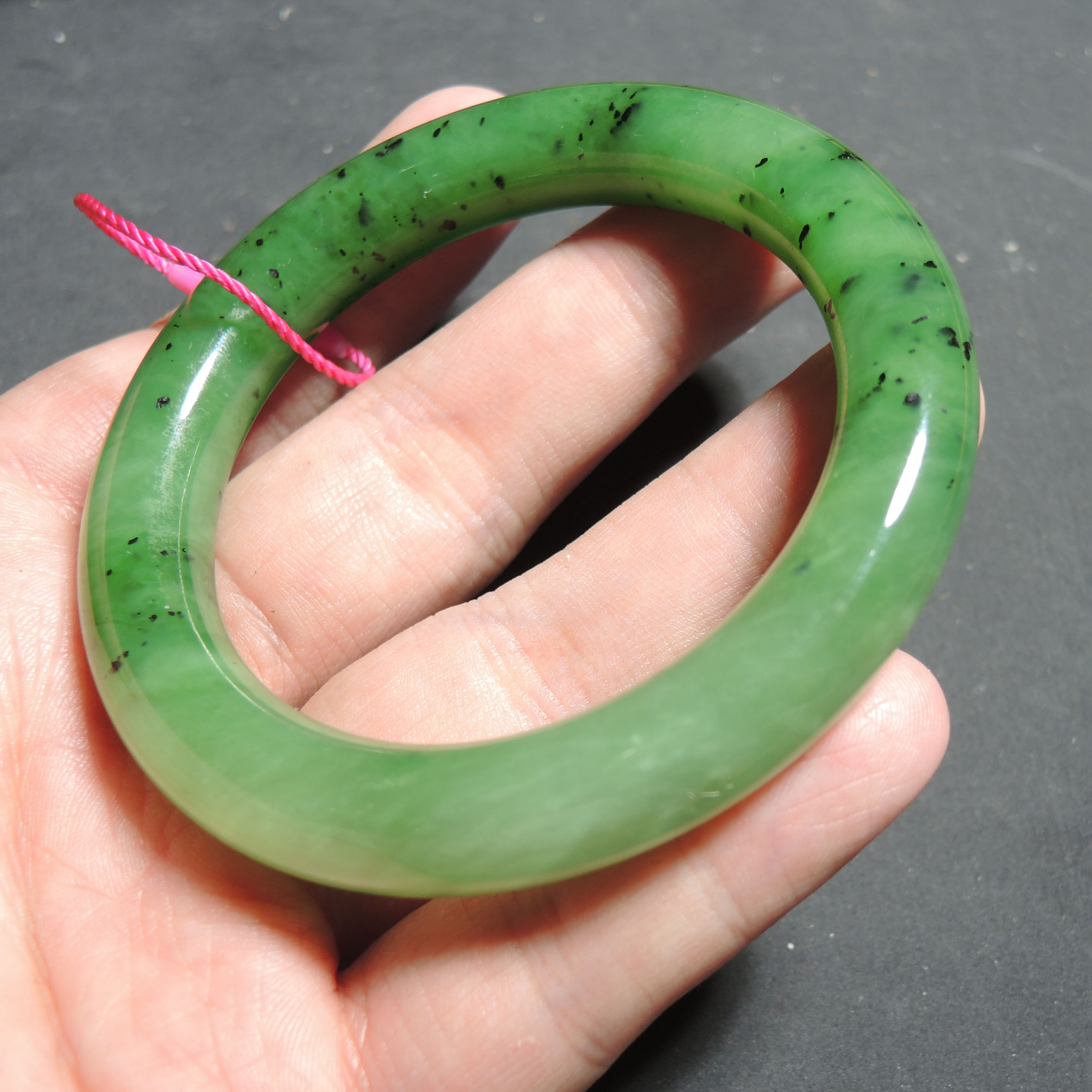 方言品牌和田玉臻品乌兰海猕猴桃果绿色碧玉卡55mm圆条手镯R2