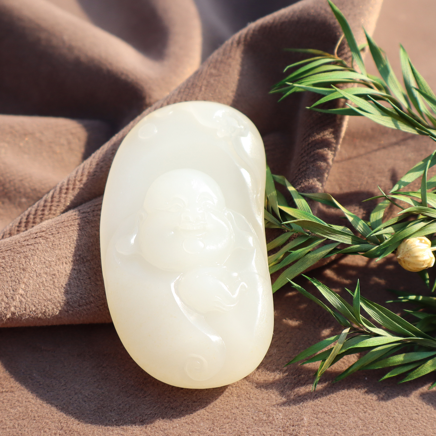 新疆且末细腻油润白玉逍遥佛吊坠