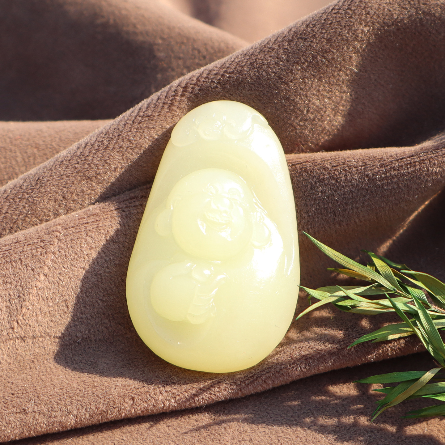 新疆无结构且末鸡油黄口笑佛吊坠