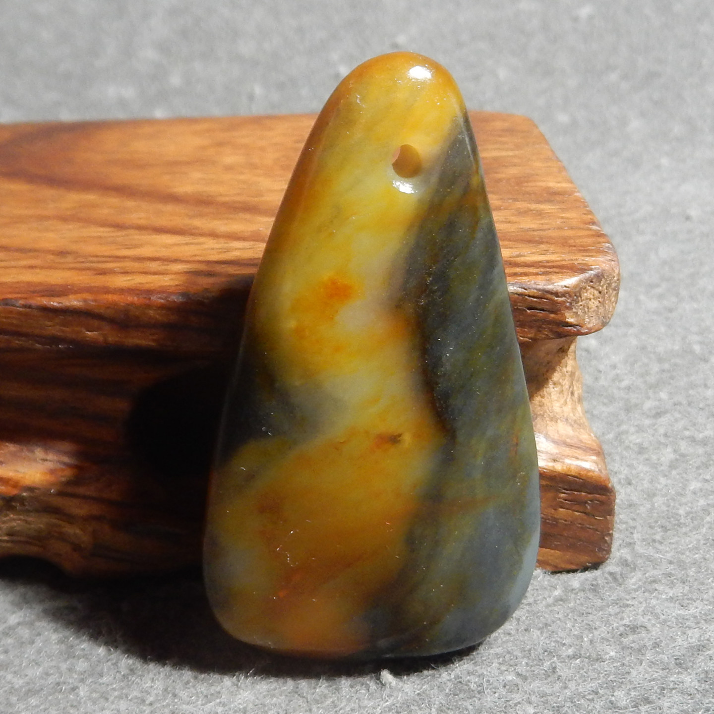 上新方言和田玉精品新疆独籽黄沁皮一线天青花籽料随型吊坠挂件X3