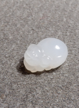 方言和田玉精品青海料油润细腻无结构白玉雕刻福猪吊坠钥匙链h2