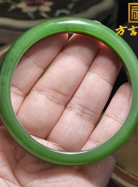 重磅方言和田玉收藏级俄碧老坑带红皮油细润菠菜绿内径60MM手镯S