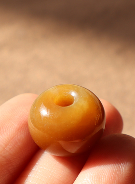 新疆且末红糖玉平安扣子锁骨吊坠