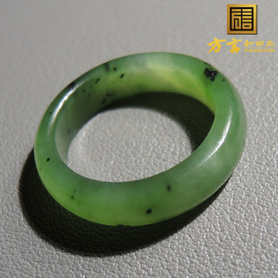 火爆方言和田玉佩戴级俄料乌兰海苹果绿碧玉18mm素圈戒指指环R1
