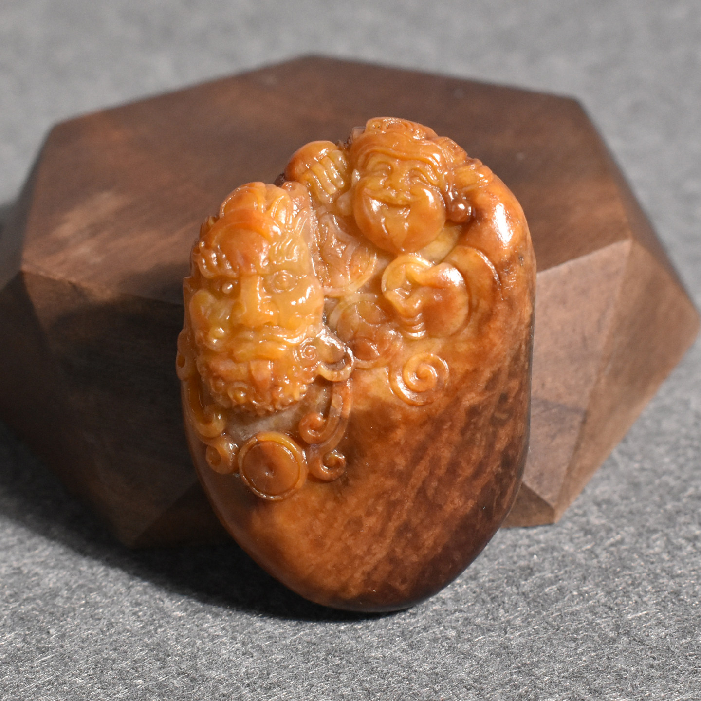 亮眼方言和田玉新疆栗子黄黄玉籽料原石独籽文武双全财神吊坠H8