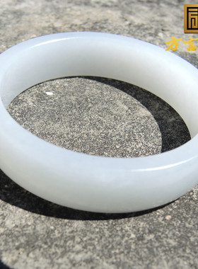 方言和田玉白青花籽料镯手镯正装