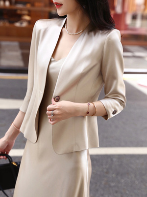 春夏新款高级感通勤职业短款西服气质醋酸缎面搭配裙子西装外套女