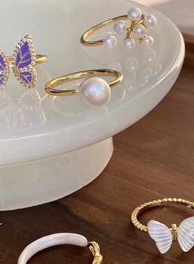 蝴蝶戒指女小众设计高级感指环珍珠蝴蝶链条拼接赫本风开口戒