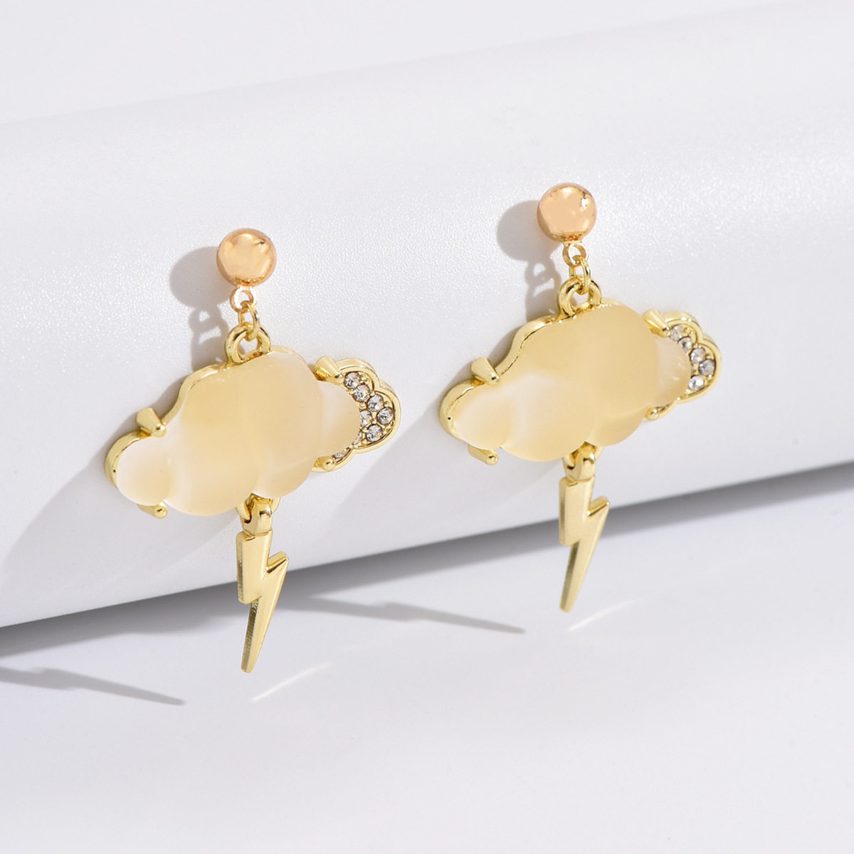 欧美INS幻彩云朵耳环可爱仙女立体云彩闪电耳坠耳饰品女Shein现货