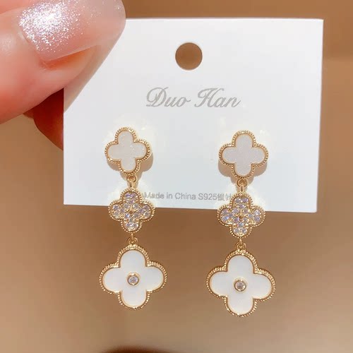 黑白微镶四叶花耳钉甜美简约