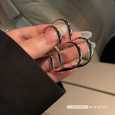 极简风银色爱心耳环冷淡风