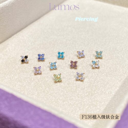 Lumos花屿镀金四叶草钛合金耳钉