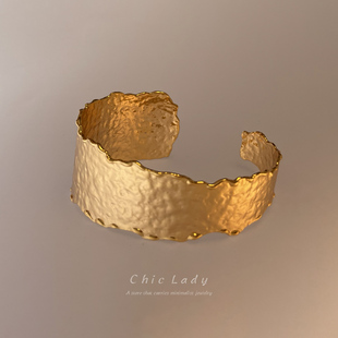 中古风叠戴手镯高颜值小众风异域风肌理时髦夸张宽面18k金