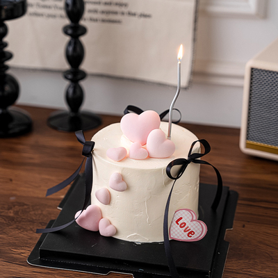 2.14情人节简约芭蕾风蛋糕装饰蝴蝶结丝带曲线蜡烛情侣告白装扮