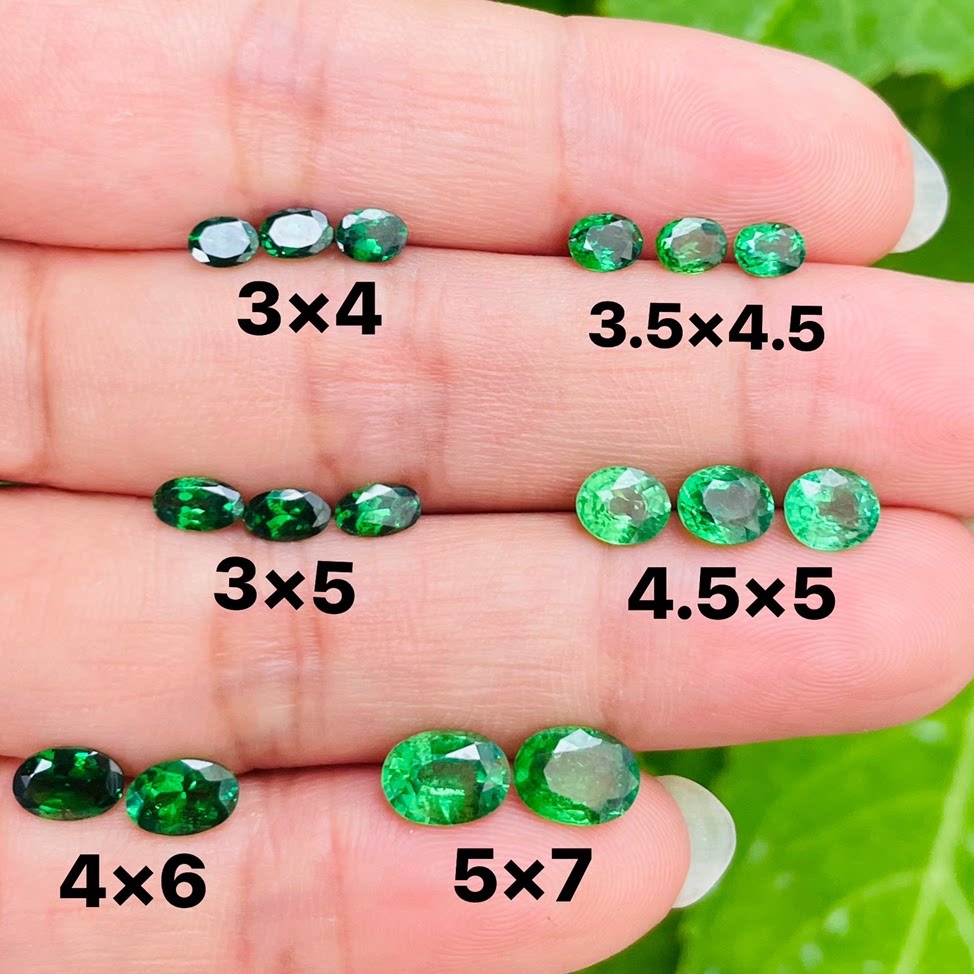 天然vs沙弗莱石裸石翠榴石钙铝榴石戒面椭圆3*4-5*7MM艳翠绿火彩图片