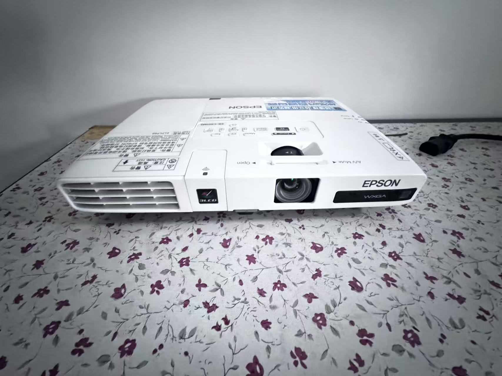 Epson/爱普生 301ms二手投影机投影仪爱普生超薄1.7公斤高清720P支持左右侧投三千流明HDMI口