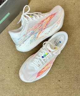 安踏二区心率90格桑花全掌氮中底耐磨科技减震跑步鞋122625579