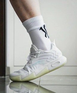 安踏KAI 2欧文二代丨氮科技专业实战低帮男防滑篮球鞋112531111S