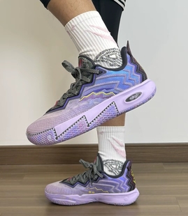 安踏欧文二代 “铭记” 氮科技实战耐磨回弹低帮篮球鞋112541111