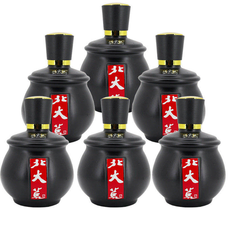 黑龙江东北纯粮白酒北大荒白酒50度黑坛500ml浓香型整箱送酒具