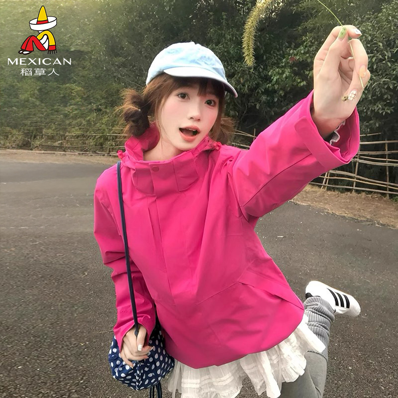稻草人玫红色冲锋衣女2025新款春秋冬三合一防风防水登山服外套男