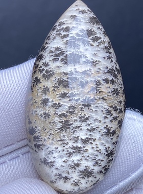 天然水晶包裹体铁矿花吊坠 原石打磨男女款矿石挂坠项坠 一物一图