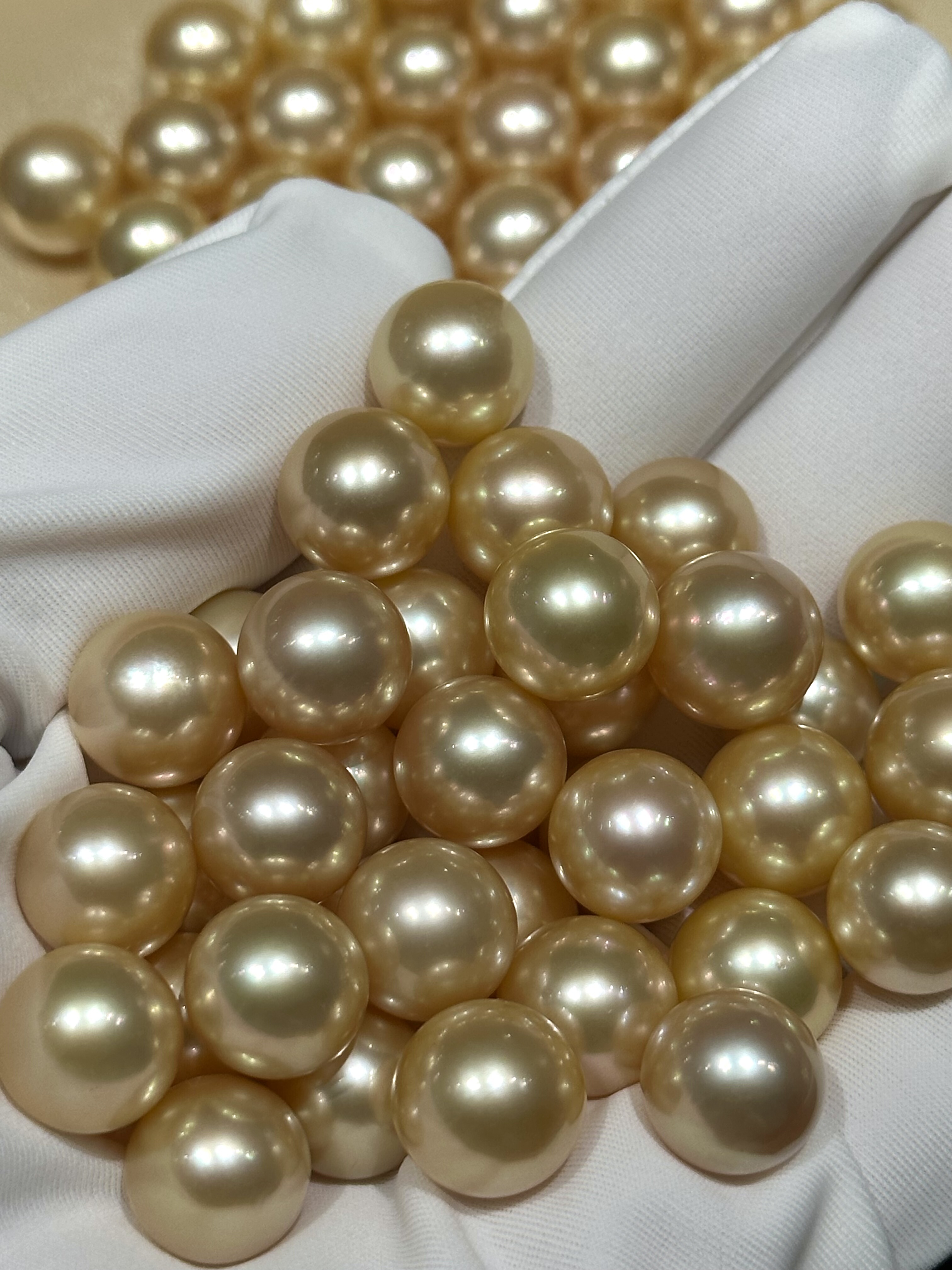 南洋金珠裸珠一对