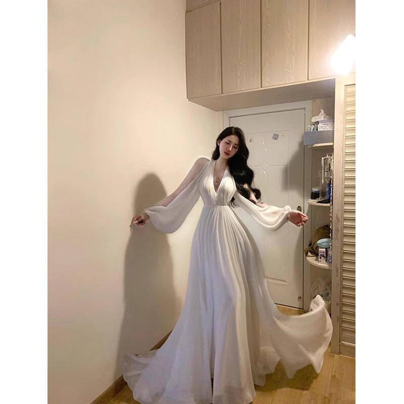 法式挂脖连衣裙女高级感绝美超仙白色晨袍晚礼服长裙气质生日裙子