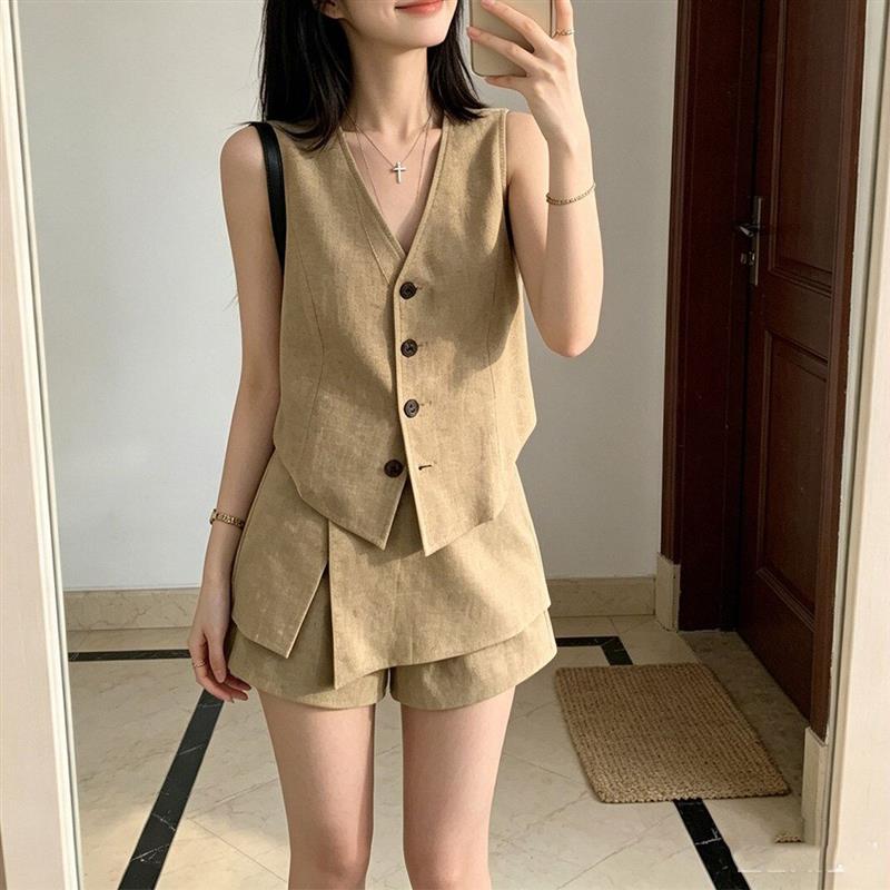 法式轻奢松弛感2026年V领无袖马甲背心女装高腰显瘦短裤两件套潮