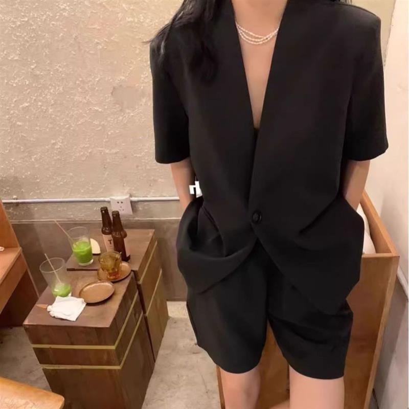 2026夏季新款西装套装女韩版气质港风V领西服外套高腰短裤薄款