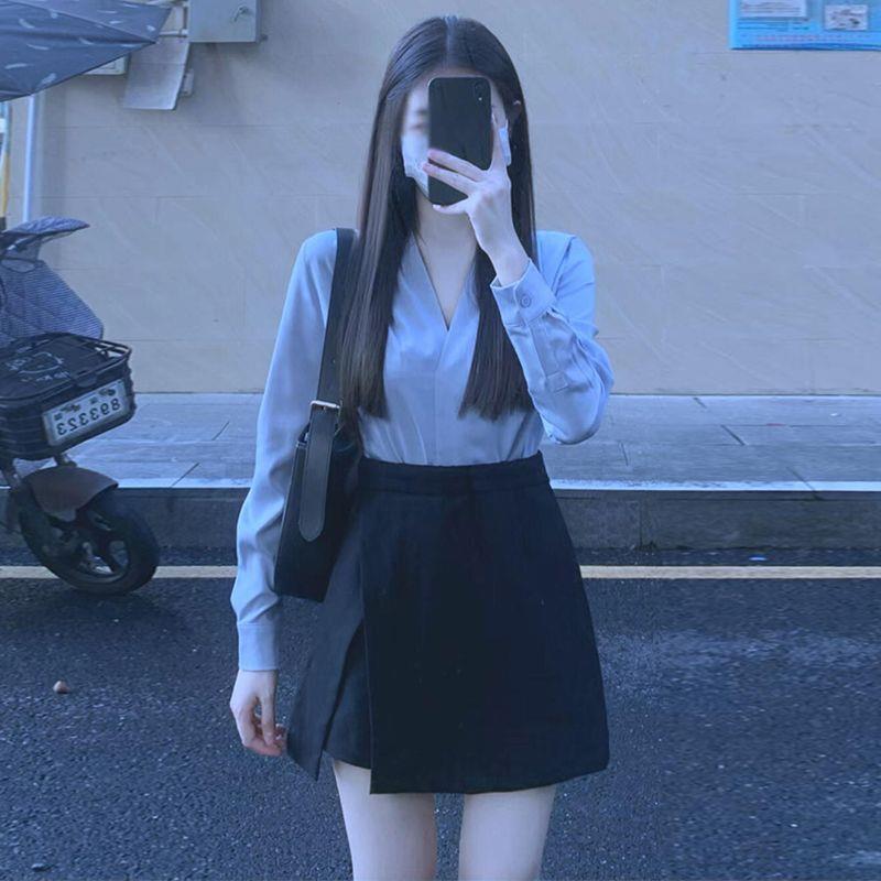 蓝色衬衫女气质衬衣+黑色短裙2026年春季新款韩版休闲通勤套装潮