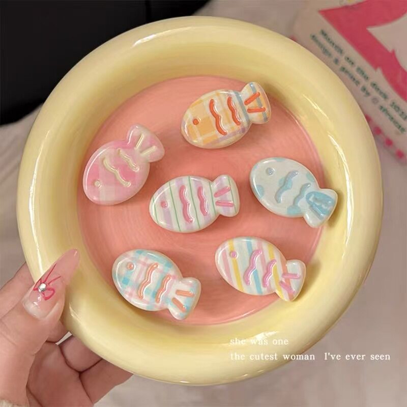 少女奶油色波浪小鱼发夹百搭