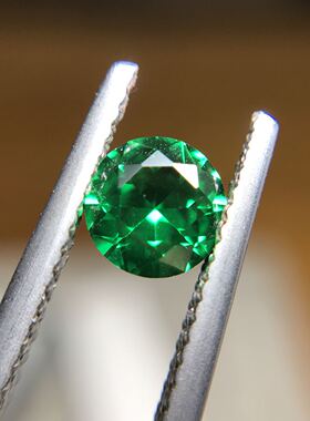 铬绿色人造钇铝榴石YAG仿沙弗莱仿铬碧玺D01C-4够闪亮 可做首饰