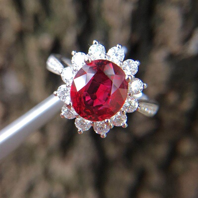 18K金镶钻无烧红宝石戒指