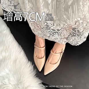 法式尖头内增高玛丽珍鞋女2026新款优雅风一字带漆皮坡跟浅口单鞋