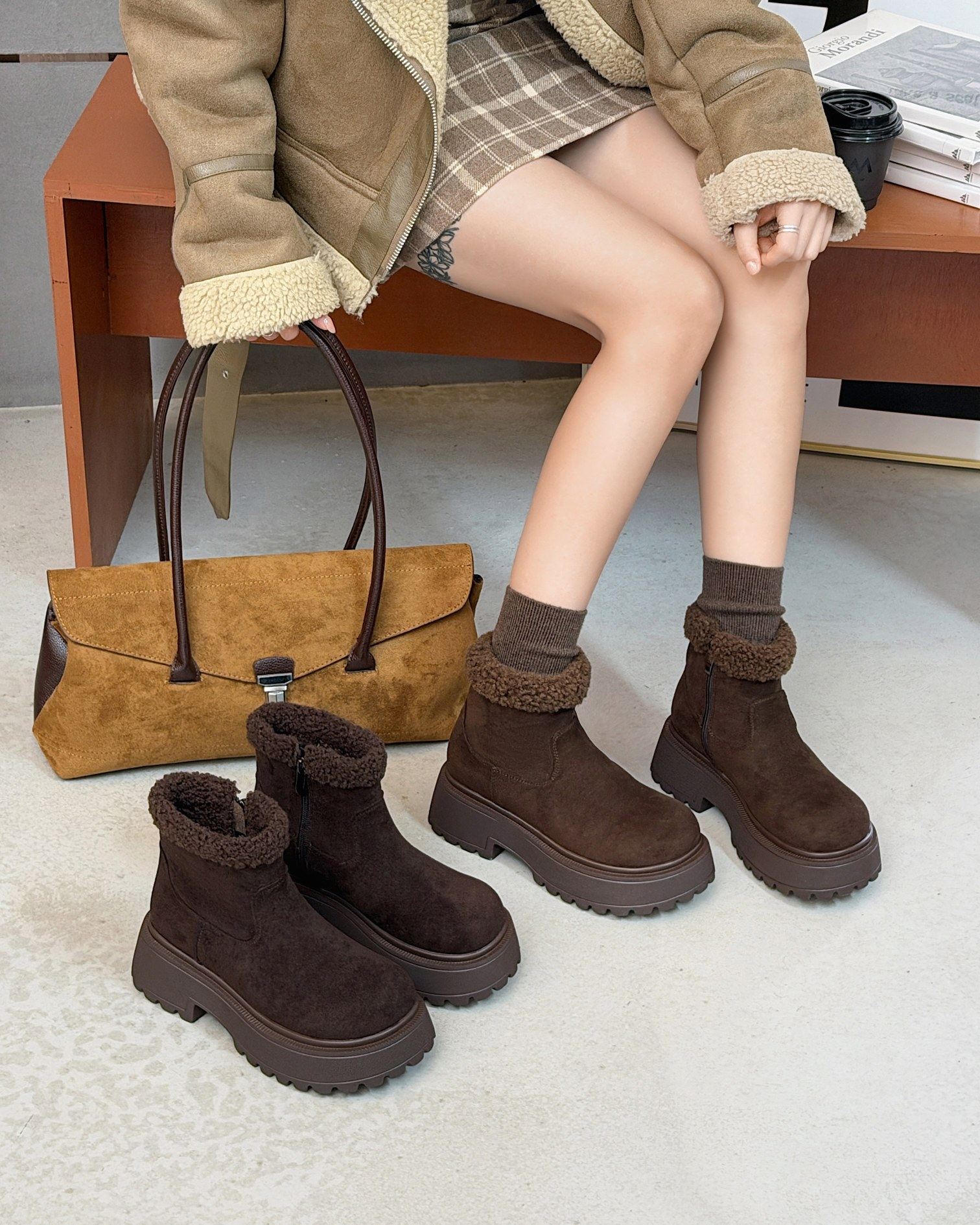 2025新款厚底马丁靴女百搭增高休闲鞋侧拉链圆头女鞋加厚棉雪地靴,女鞋,马丁靴,淘宝优惠券,粉丝福利购,淘宝优惠卷