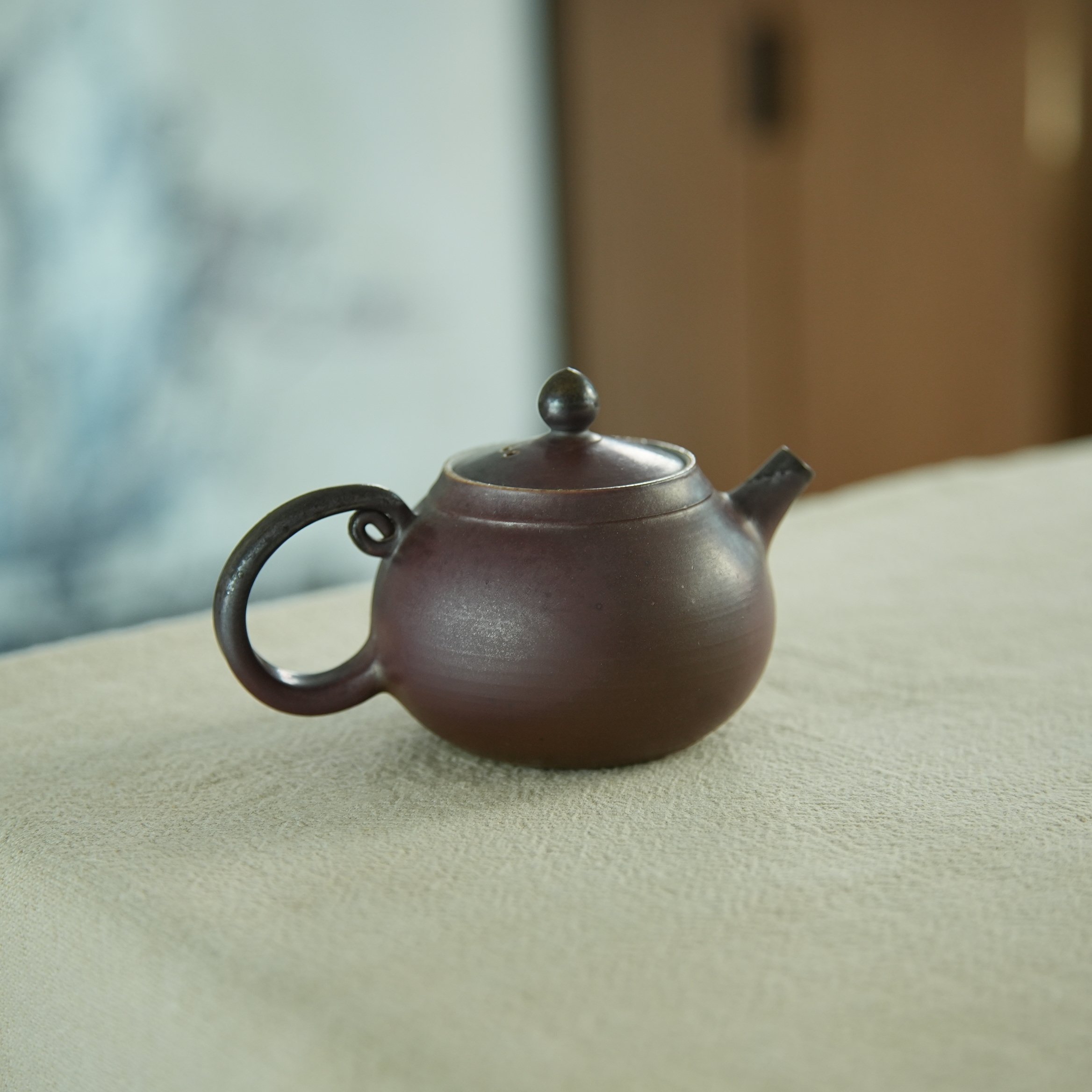 柴烧壶·如意手｜陶泥 古朴古味 绛紫发色·140cc