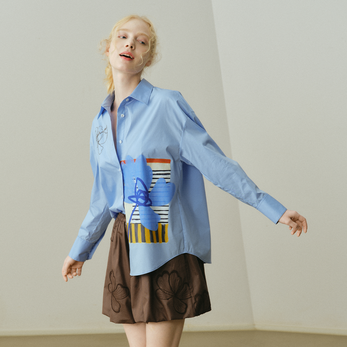 艺之卉新自然主义印花衬衫天空蓝原创设计长袖上衣2026春新款