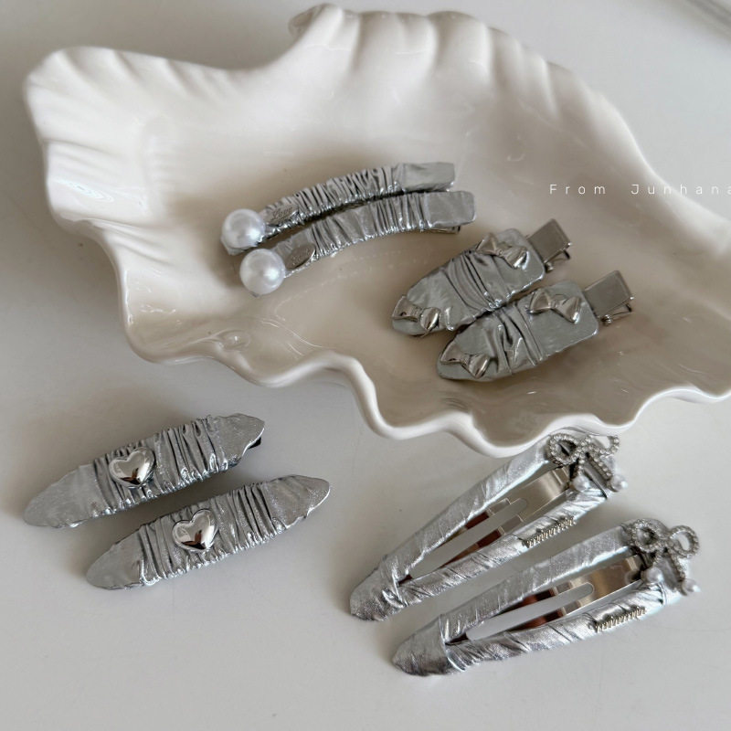 银色皮质蝴蝶结发夹甜酷少女边夹女博主同款新款碎发鸭嘴夹,饰品/流行首饰/时尚饰品新,发饰,淘宝优惠券,粉丝福利购,淘宝优惠卷