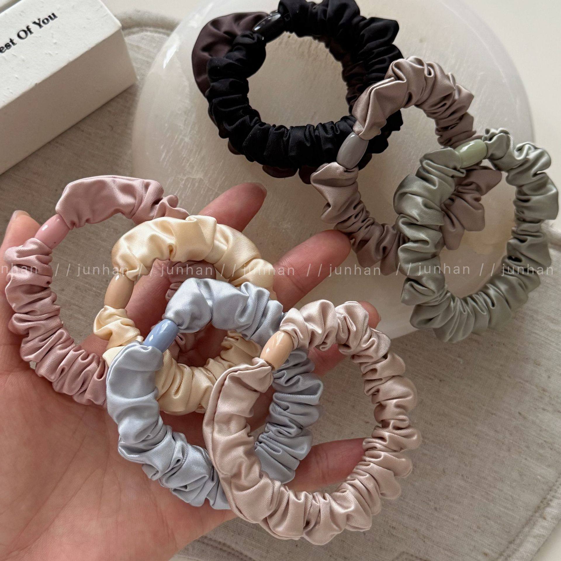 法式简约皱褶丝滑小肠发圈女光泽感新款高弹力扎马尾不伤发头绳发,饰品/流行首饰/时尚饰品新,发饰,淘宝优惠券,粉丝福利购,淘宝优惠卷