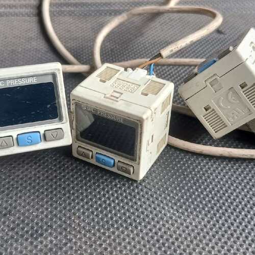 议价SMC真空压力表ISE30A-N01-P,原装拆机成色如图，