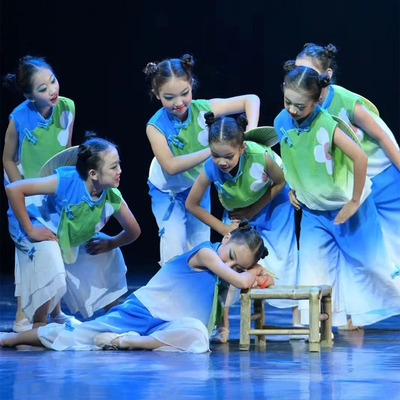 童年的夏夜舞蹈服外婆桥儿时月光青青竹我还小万泉水河踩春演出服